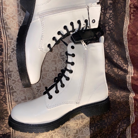 NWT TIME AND TRU WOMENS LUG BOOT 7.5 - Picture 1 of 7